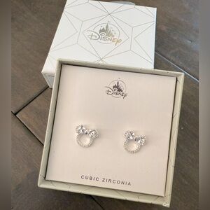 Disney Minnie Mouse hoop earrings NIB